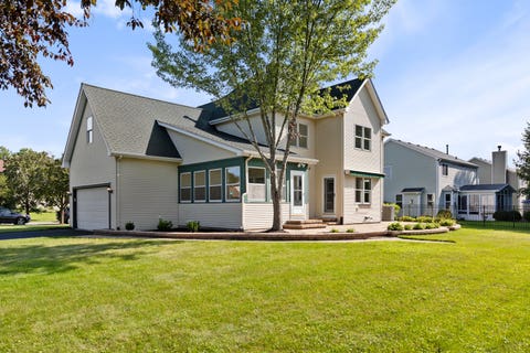 Tiny photo for 101 Nuthatch Drive, Woodstock, IL 60098 (MLS # 12739610)