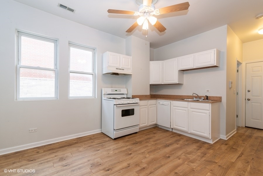 912 N ASHLAND Avenue 2B