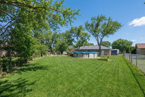 Tiny photo for 345 Maricopa Lane, Hoffman Estates, IL 60169 (MLS # 12581863)