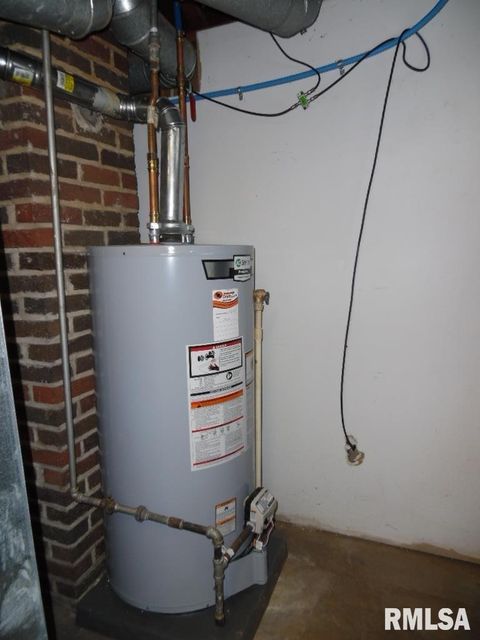 Tiny photo for 1620 N 3RD Street, Clinton, IA 52732 (MLS # QC4269977)