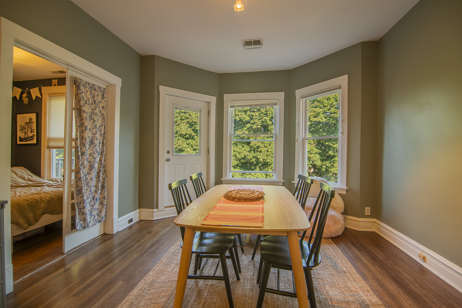 4948 N Winchester Avenue