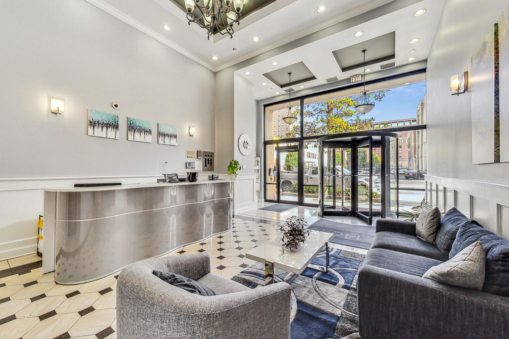 1464 S Michigan Avenue 1609