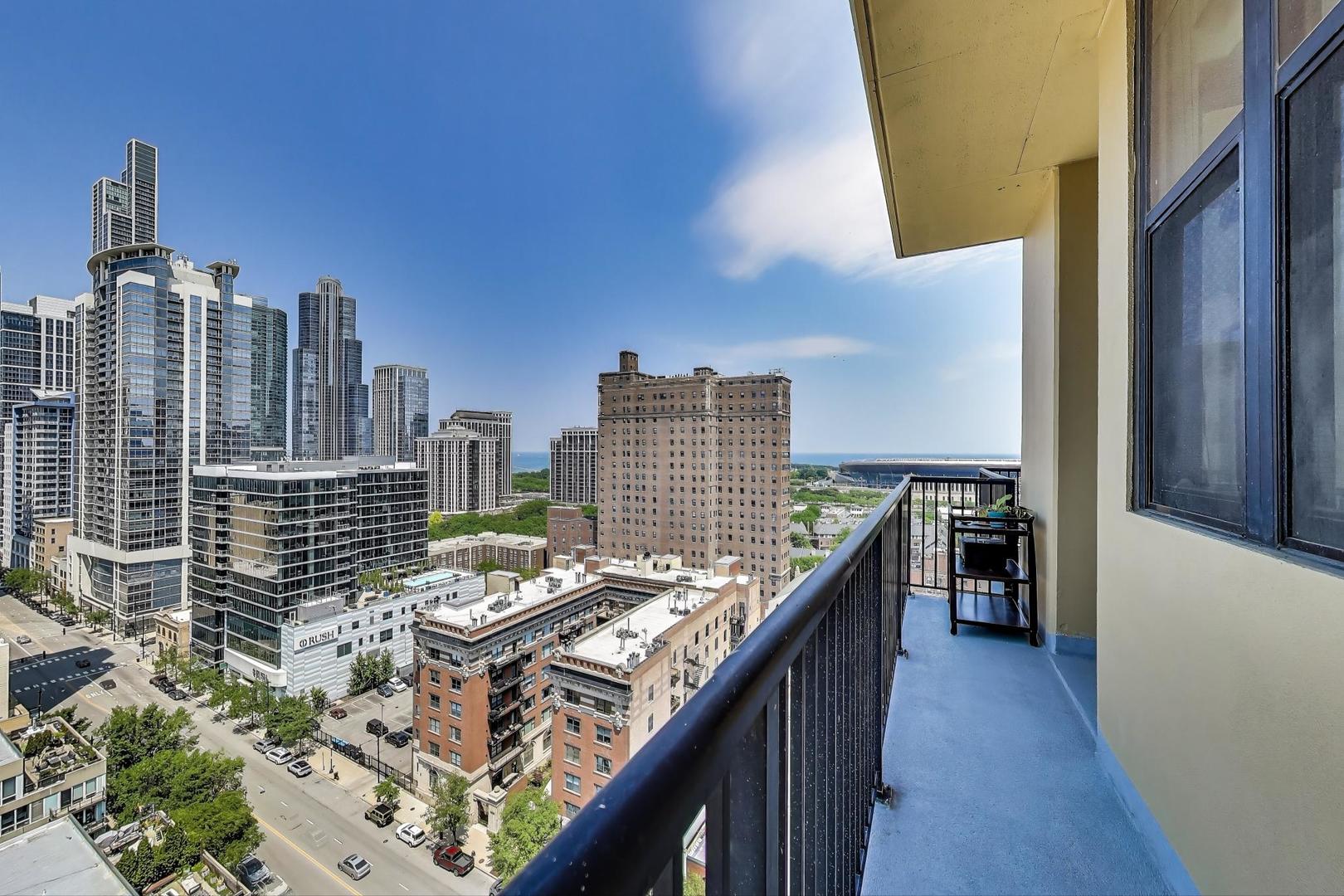 Chicago, Illinois 60605, United States, 2 Bedrooms Bedrooms, ,2 BathroomsBathrooms,Residential,Active,245350