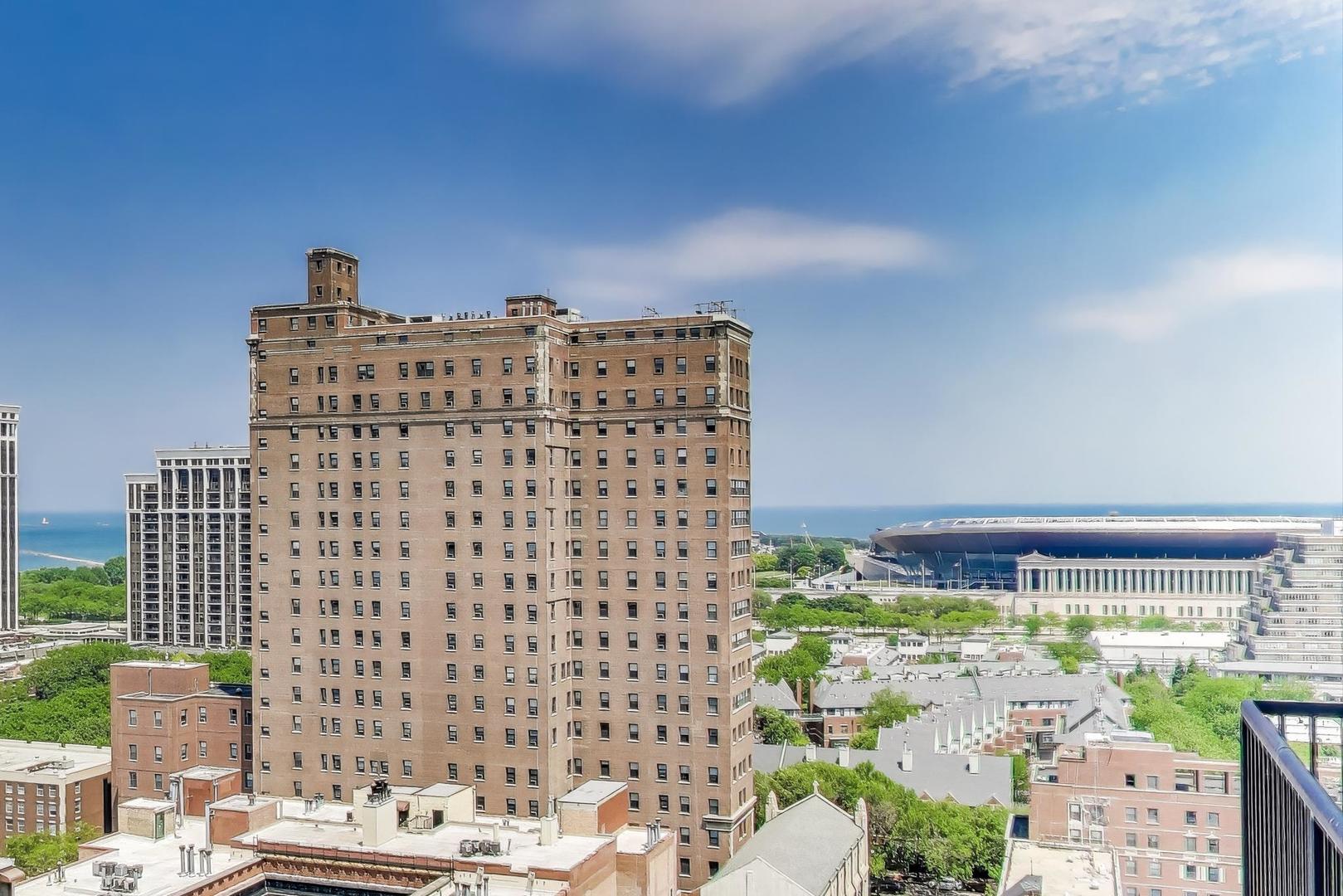 Chicago, Illinois 60605, United States, 2 Bedrooms Bedrooms, ,2 BathroomsBathrooms,Residential,Active,245350