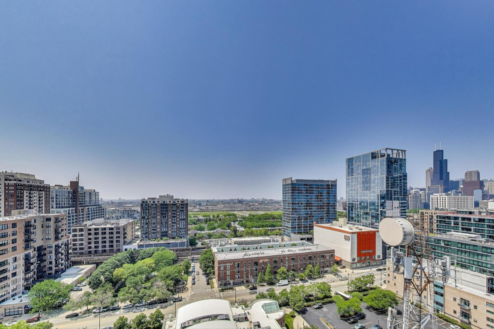 Chicago, Illinois 60605, United States, 2 Bedrooms Bedrooms, ,2 BathroomsBathrooms,Residential,Active,245350