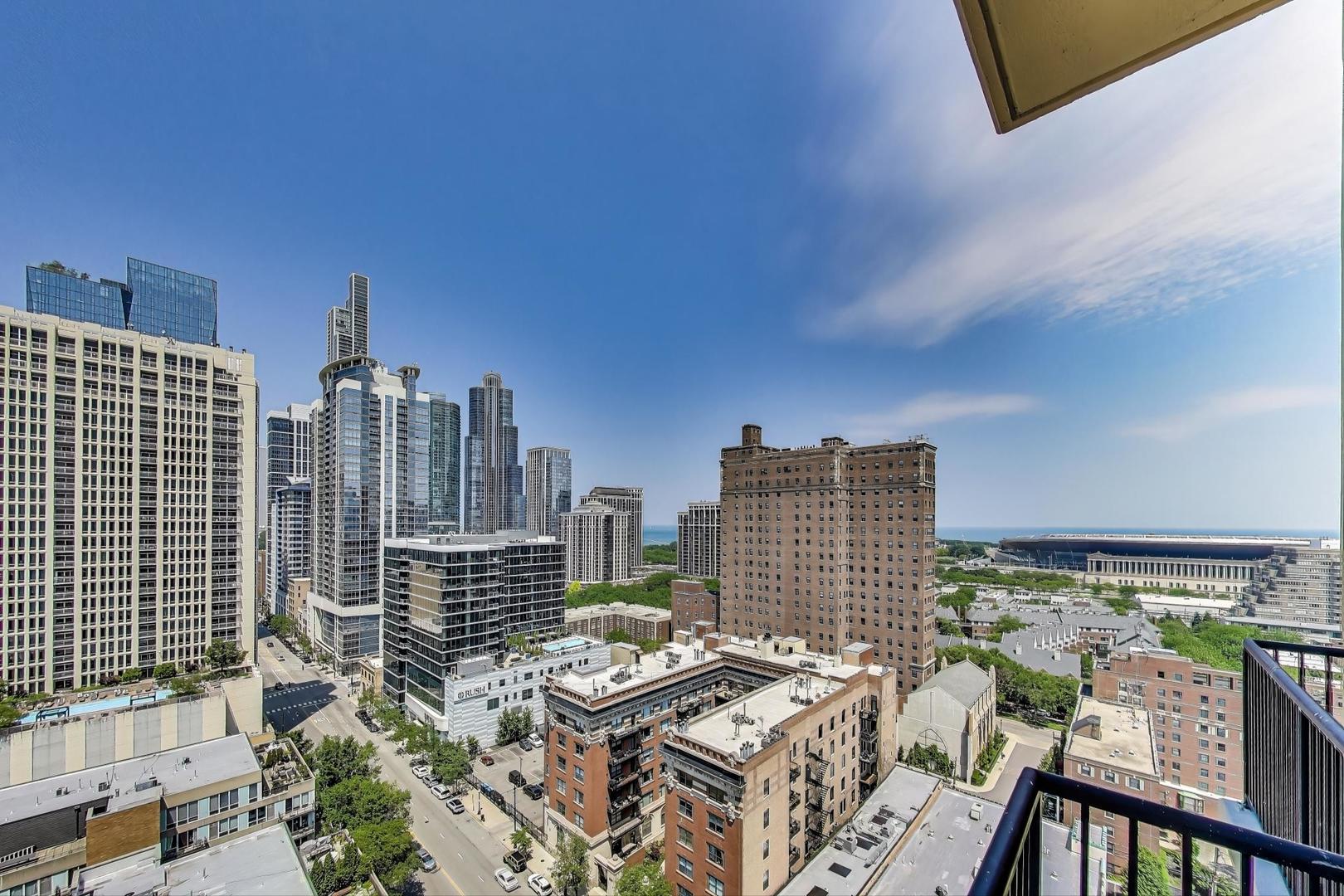 Chicago, Illinois 60605, United States, 2 Bedrooms Bedrooms, ,2 BathroomsBathrooms,Residential,Active,245350