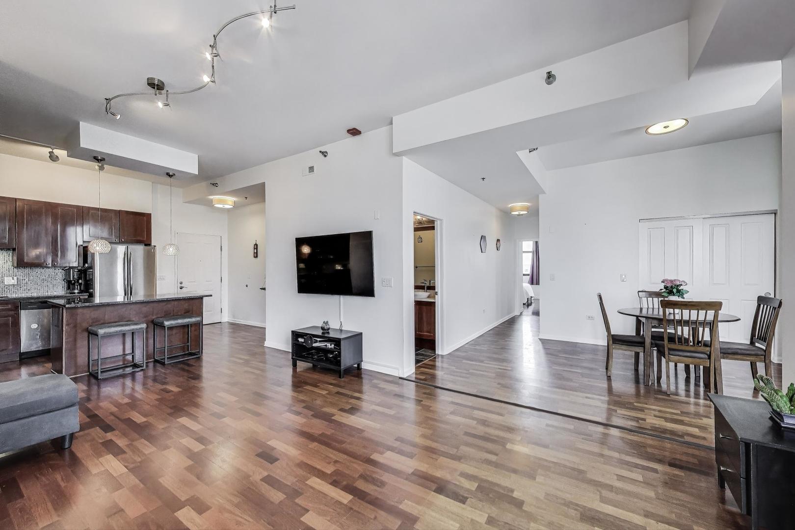 1464 S Michigan Avenue 1609