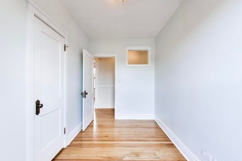 Tiny photo for 832 W Lakeside Place #3N, Chicago, IL 60640 (MLS # 12585361)