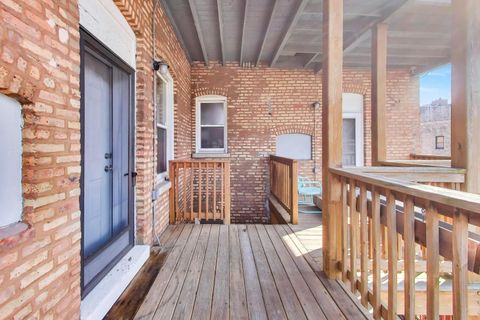 Tiny photo for 832 W Lakeside Place #3N, Chicago, IL 60640 (MLS # 12585361)