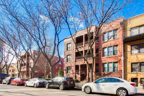 Tiny photo for 832 W Lakeside Place #3N, Chicago, IL 60640 (MLS # 12585361)