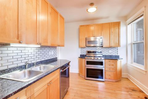 Tiny photo for 832 W Lakeside Place #3N, Chicago, IL 60640 (MLS # 12585361)