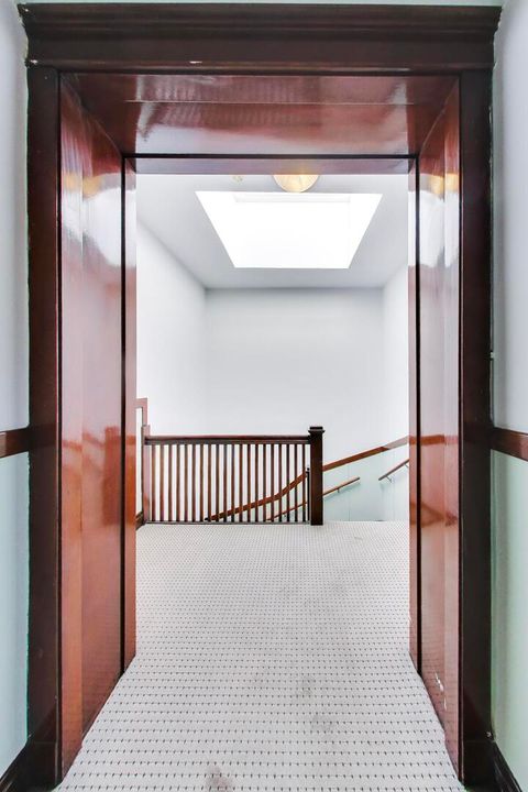 Tiny photo for 832 W Lakeside Place #3N, Chicago, IL 60640 (MLS # 12585361)