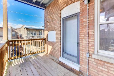 Tiny photo for 832 W Lakeside Place #3N, Chicago, IL 60640 (MLS # 12585361)