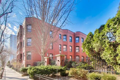 Tiny photo for 832 W Lakeside Place #3N, Chicago, IL 60640 (MLS # 12585361)