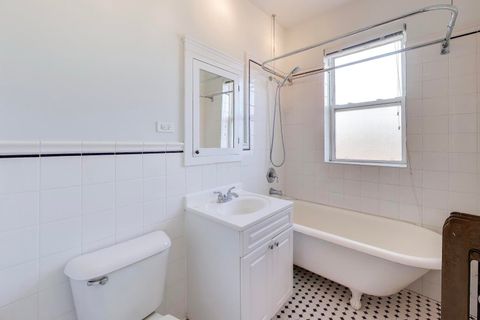 Tiny photo for 832 W Lakeside Place #3N, Chicago, IL 60640 (MLS # 12585361)