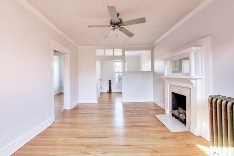 Tiny photo for 832 W Lakeside Place #3N, Chicago, IL 60640 (MLS # 12585361)