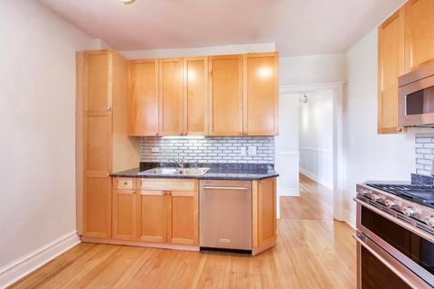 Tiny photo for 832 W Lakeside Place #3N, Chicago, IL 60640 (MLS # 12585361)