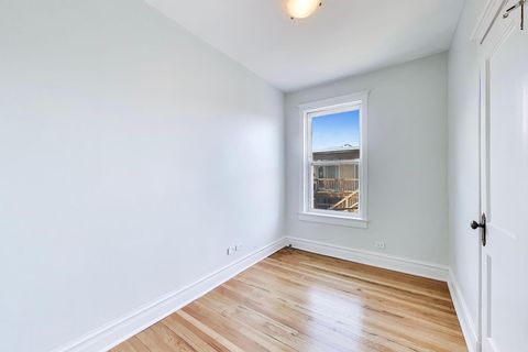 Tiny photo for 832 W Lakeside Place #3N, Chicago, IL 60640 (MLS # 12585361)