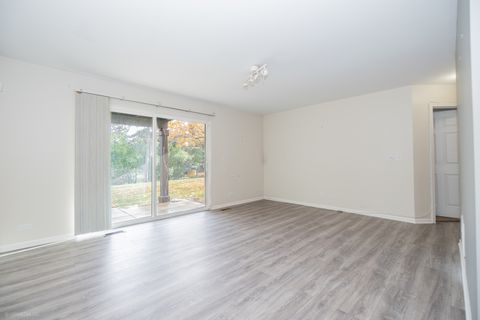 Tiny photo for 2831 S Embers Lane, Arlington Heights, IL 60005 (MLS # 12511595)