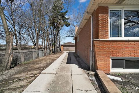 Tiny photo for 2956 W 99th Place, Evergreen Park, IL 60805 (MLS # 12613430)