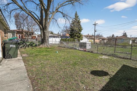 Tiny photo for 2956 W 99th Place, Evergreen Park, IL 60805 (MLS # 12613430)