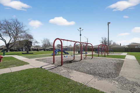 Tiny photo for 2956 W 99th Place, Evergreen Park, IL 60805 (MLS # 12613430)