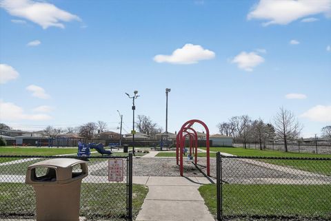 Tiny photo for 2956 W 99th Place, Evergreen Park, IL 60805 (MLS # 12613430)