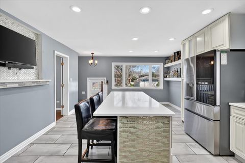 Tiny photo for 2956 W 99th Place, Evergreen Park, IL 60805 (MLS # 12613430)