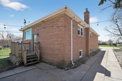 Tiny photo for 2956 W 99th Place, Evergreen Park, IL 60805 (MLS # 12613430)