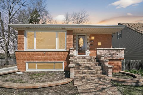 Photo of 2956 W 99th Place, Evergreen Park, IL 60805 (MLS # 12613430)