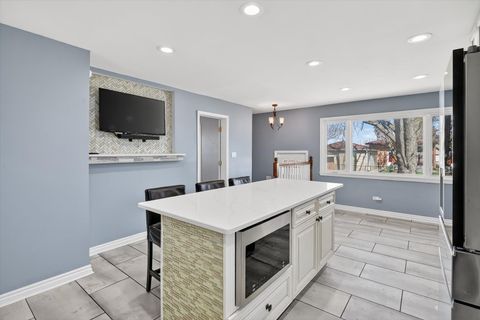 Tiny photo for 2956 W 99th Place, Evergreen Park, IL 60805 (MLS # 12613430)