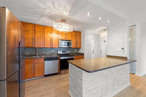 Tiny photo for 5455 N Sheridan Road #908, Chicago, IL 60640 (MLS # 12682122)