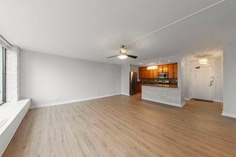 Tiny photo for 5455 N Sheridan Road #908, Chicago, IL 60640 (MLS # 12682122)