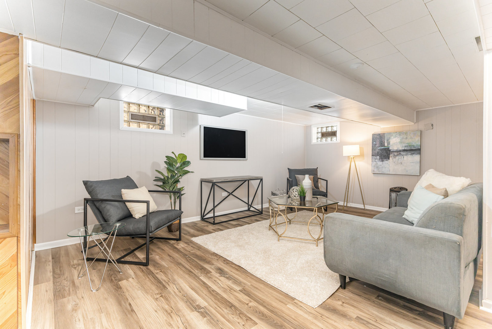 4852 W HIRSCH Street