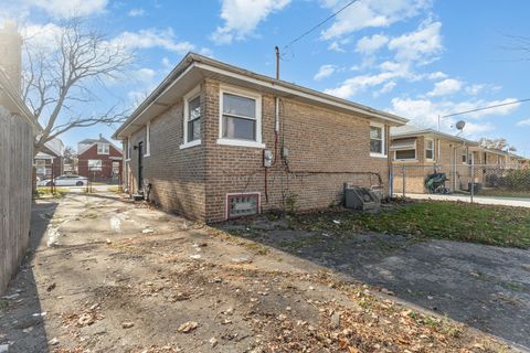 Tiny photo for 4852 W HIRSCH Street, Chicago, IL 60651 (MLS # 12526899)