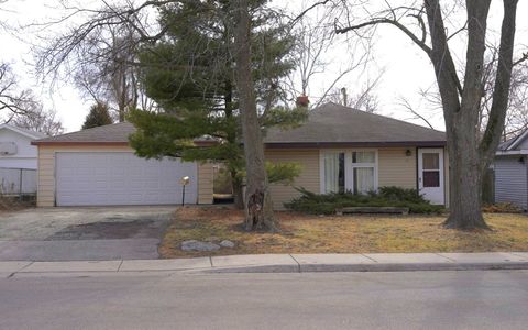 Photo of 19 Helm Road, Carpentersville, IL 60110 (MLS # 12573792)