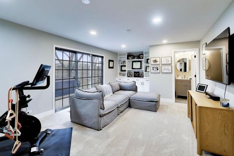 Tiny photo for 5 E Emerson Street, Arlington Heights, IL 60005 (MLS # 12588923)