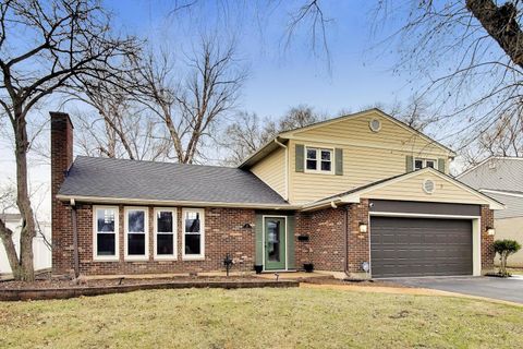 Tiny photo for 5 E Emerson Street, Arlington Heights, IL 60005 (MLS # 12588923)