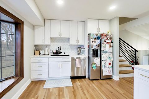 Tiny photo for 5 E Emerson Street, Arlington Heights, IL 60005 (MLS # 12588923)