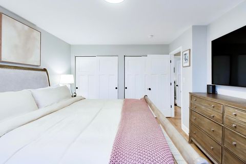 Tiny photo for 5 E Emerson Street, Arlington Heights, IL 60005 (MLS # 12588923)