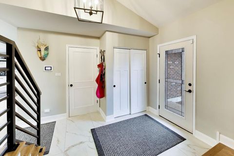 Tiny photo for 5 E Emerson Street, Arlington Heights, IL 60005 (MLS # 12588923)