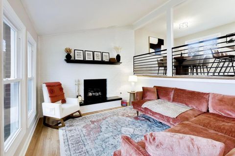 Tiny photo for 5 E Emerson Street, Arlington Heights, IL 60005 (MLS # 12588923)