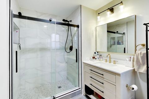 Tiny photo for 5 E Emerson Street, Arlington Heights, IL 60005 (MLS # 12588923)