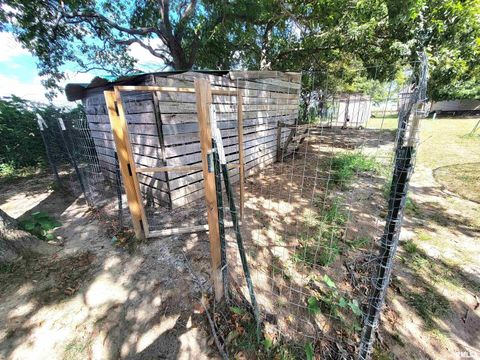 Tiny photo for 2517 Cherrybark Lane, Flora, IL 62839 (MLS # EB459469)