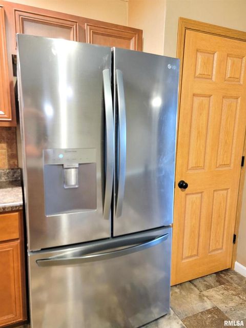 Tiny photo for 2517 Cherrybark Lane, Flora, IL 62839 (MLS # EB459469)