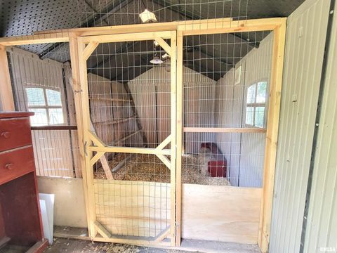 Tiny photo for 2517 Cherrybark Lane, Flora, IL 62839 (MLS # EB459469)