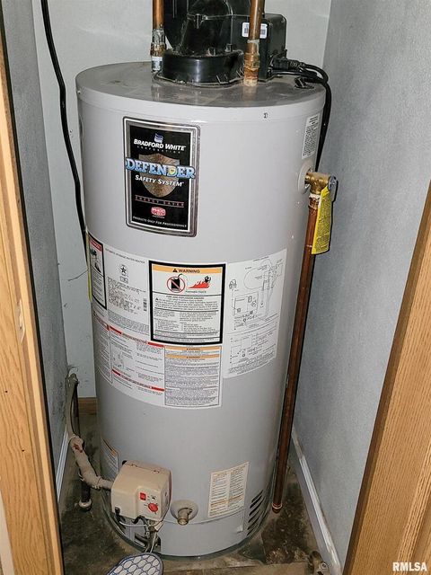 Tiny photo for 2517 Cherrybark Lane, Flora, IL 62839 (MLS # EB459469)