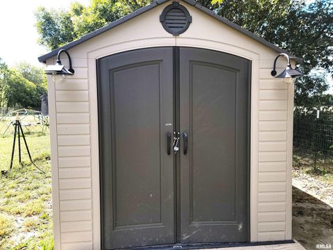 Tiny photo for 2517 Cherrybark Lane, Flora, IL 62839 (MLS # EB459469)