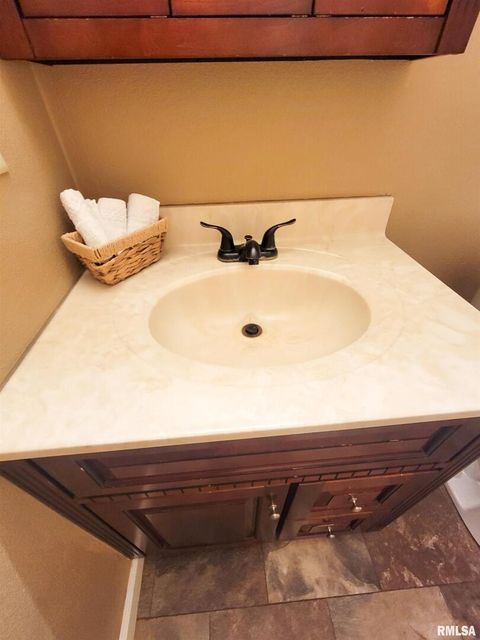 Tiny photo for 2517 Cherrybark Lane, Flora, IL 62839 (MLS # EB459469)