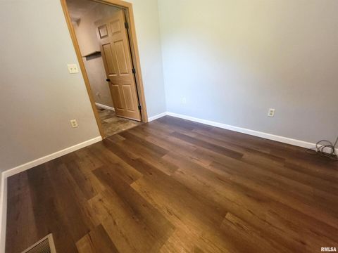 Tiny photo for 2517 Cherrybark Lane, Flora, IL 62839 (MLS # EB459469)